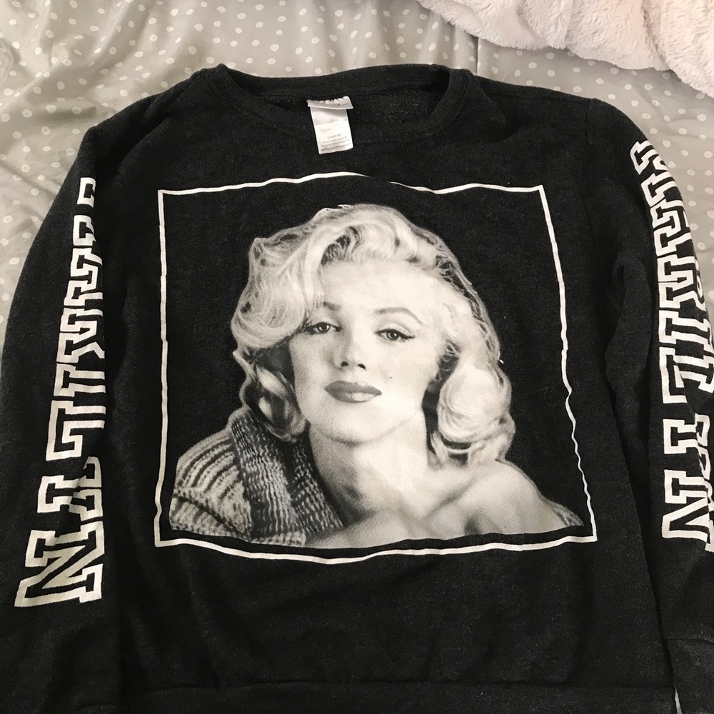 Marilyn Monroe sweater